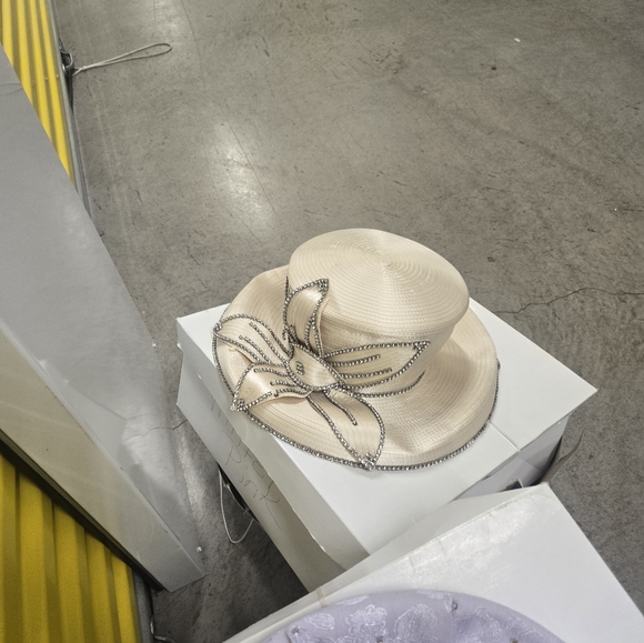 Beautiful Vintage Womens Hat - Picture 1 of 2